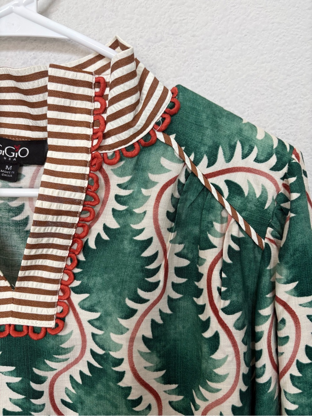 GiGiO Green Leaf Print Tunic Blouse Medium Boho Split Neck Long Sleeve‎ Top - Picture 3 of 8